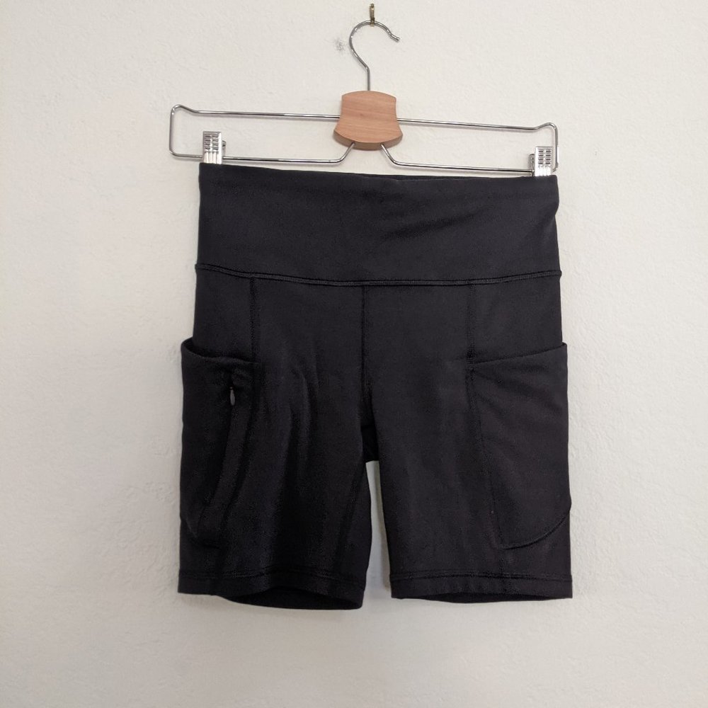 Athleta Bike Cycing Shorts Pockets Phones Compression Athletic